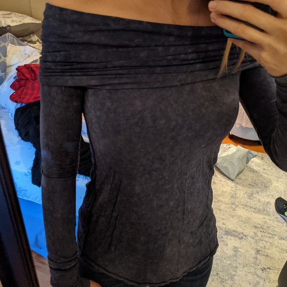 Dark blue off the shoulder top from We the Free - Picture 4 of 5